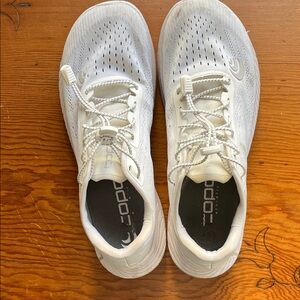 Topo White (not perfect) Performance Sneakers